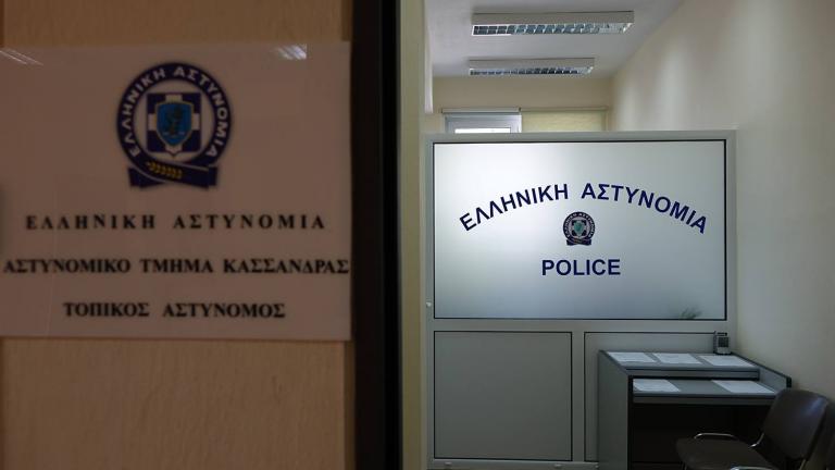 Αναστολή της λειτουργίας του για 15 μέρες και διοικητικό πρόστιμο ύψους 30.000 ευρώ, επιβλήθηκε σε κέντρο νυχτερινής διασκέδασης, στην Καλλιθέα Χαλκιδικής, καθώς σε έλεγχο που πραγματοποιήθηκε διαπιστώθηκε ότι υπήρχαν περισσότεροι πελάτες από όσους ορίζουν τα νέα μέτρα για την αποφυγή της εξάπλωσης και διασποράς της Covid19 στη χώρα μας.  Τον έλεγχο πραγματοποίησαν αστυνομικοί από το ΑΤ Κασσάνδρας λίγο πριν τις 5 τα ξημερώματα της Κυριακής.