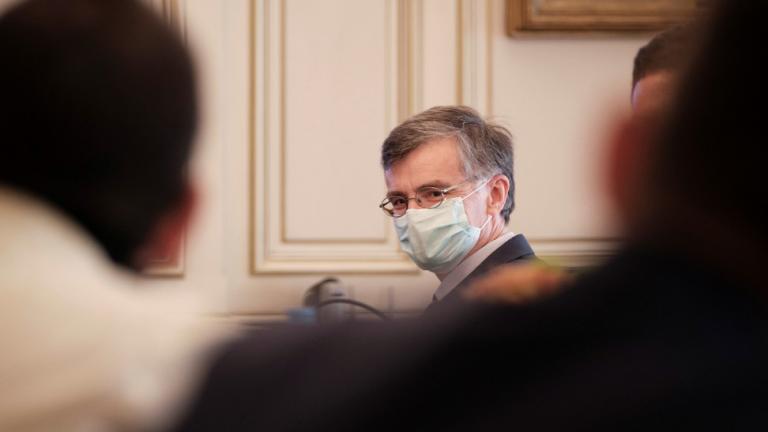 Τηλεδιάσκεψη υπό τον πρωθυπουργό, για τον κορονοϊό- Χαρ. Γώγος: Μην επαναπαυόμαστε στη χρήση της μάσκας