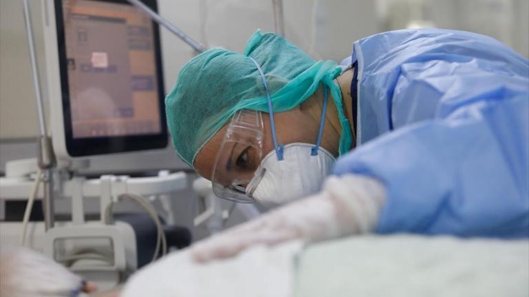 Αποκρύπτονται τα κρούσματα καταγγέλουν οι νοσοκομειακοί γιατροί