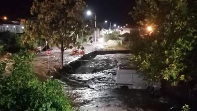 Θάσος: Δύσκολη νύχτα λόγω της καταρρακτώδους βροχής