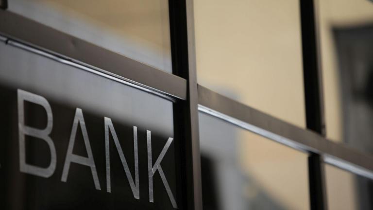 Πώς ο κορονοϊός εκτίναξε τις καταθέσεις στις τράπεζες