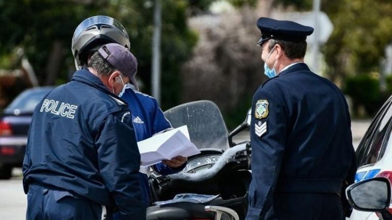 Συνεχίζονται οι αστυνομικοί έλεγχοι σε όλη τη χώρα για την αποφυγή διάδοσης του κορονοϊού