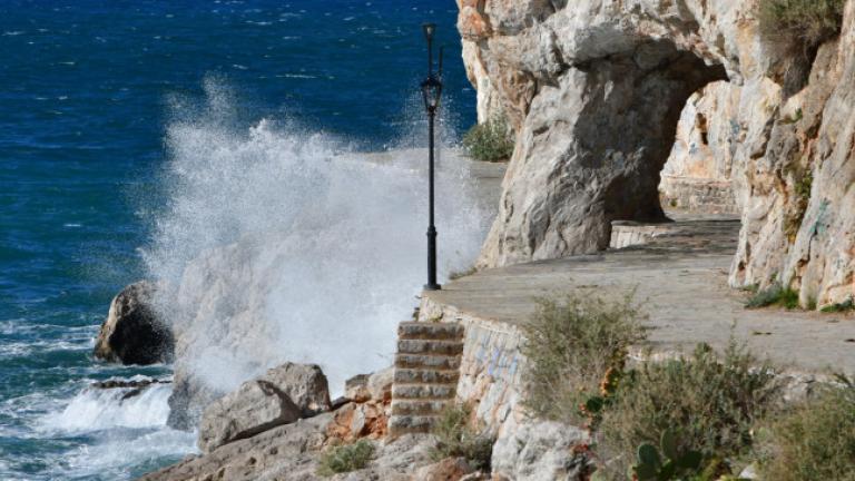 Καιρός (13/09): Μικρή πτώση της θερμοκρασίας και άνεμοι έως 7 μποφόρ 