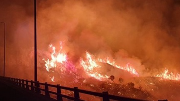 Κινητοποίηση για τη φωτιά στον ΧΥΤΑ Φυλής - Μήνυμα από το 112 στους κατοίκους της περιοχής