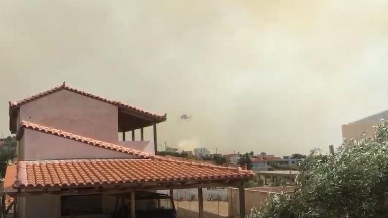 Φωτιά στα Καλύβια - Έγινε εκκένωση τριών οικισμών (BINTEO) 