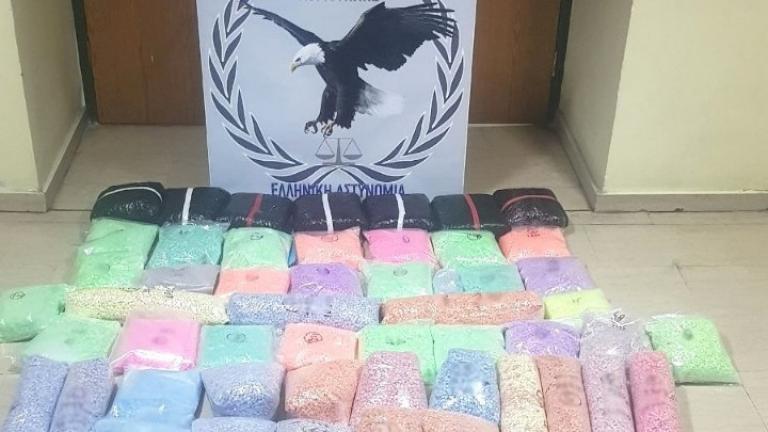 Κατασχέθηκαν 500.000 ναρκωτικά δισκία ecstasy – Τρεις συλλήψεις