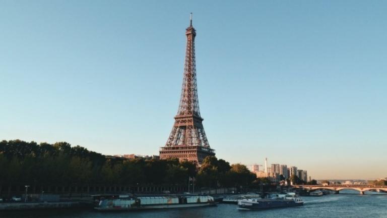 Κρότος από αεροσκάφος που έσπασε το φράγμα του ήχου αναστάτωσε το Παρίσι