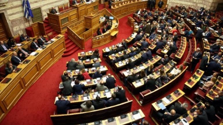  Οι μάσκες και καταλήψεις στα σχολεία στο επίκεντρο σφοδρής αντιπαράθεσης κυβέρνησης και ΣΥΡΙΖΑ στη Βουλή