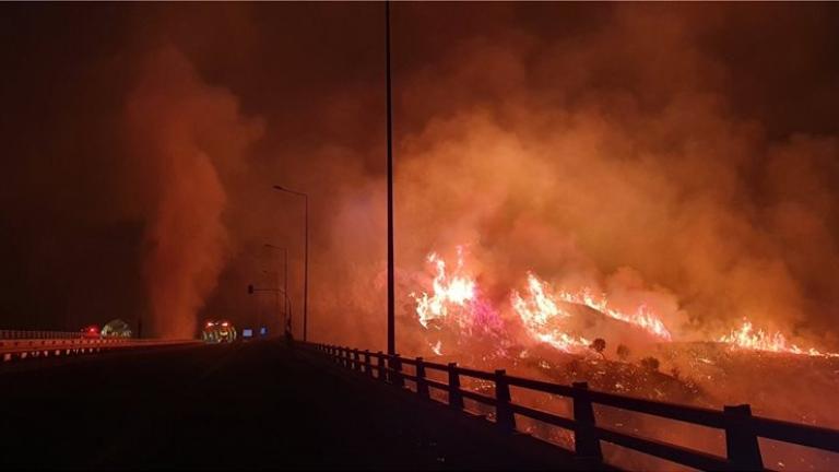 Πάτρα: Σε εξέλιξη μεγάλη πυρκαγιά στην περιοχή της Βούντενης