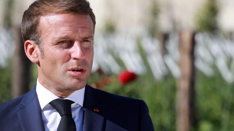 Μακρόν για την πανδημία: Ποτέ δεν έχουμε ζητήσει τόσες θυσίες από τους νέους