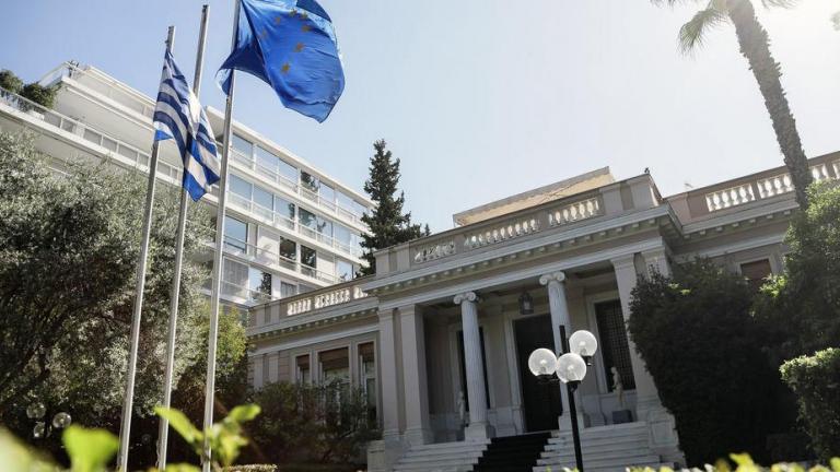 Έκτακτη σύσκεψη στο Μαξίμου για τη φωτιά στη Μόρια