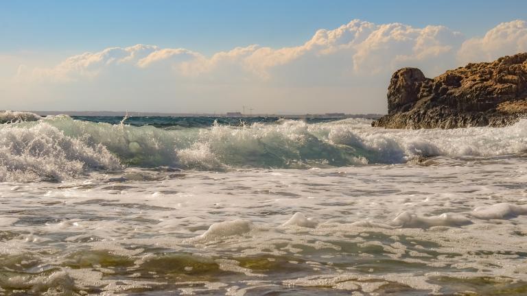 Καιρός για Παρασκευή 11/9: Ηλιοφάνεια και ενισχυμένοι άνεμοι