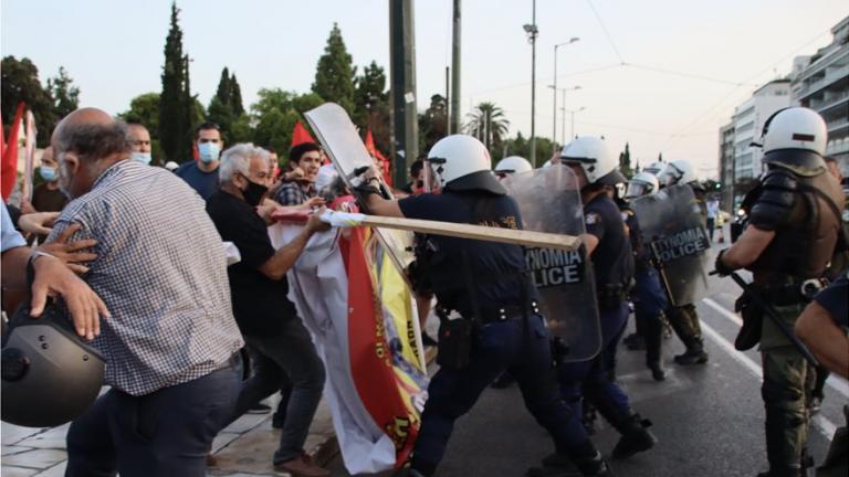 Επεισόδια και χημικά μπροστά από το μνημείο του Αγνώστου Στρατιώτη