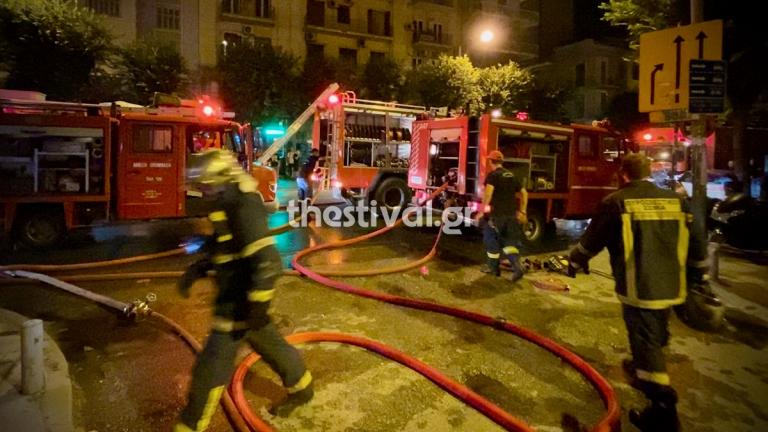 Θεσσαλονίκη: 12 άτομα στο νοσοκομείο από μεγάλη φωτιά σε διαμέρισμα (ΦΩΤΟ-ΒΙΝΤΕΟ)