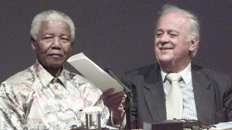 Απεβίωσε σε ηλικία 92 ετών ο ομογενής δικηγόρος του Νέλσον Μαντέλα, Γιώργος Μπίζος