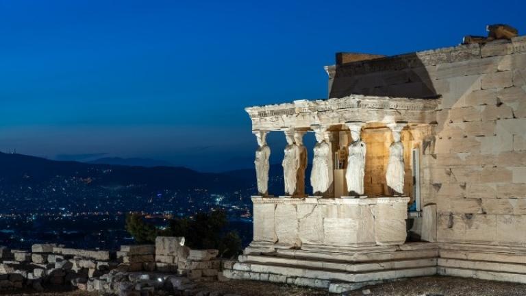 Πιο εντυπωσιακή από ποτέ η Ακρόπολη - Δείτε live τη φωταγώγηση