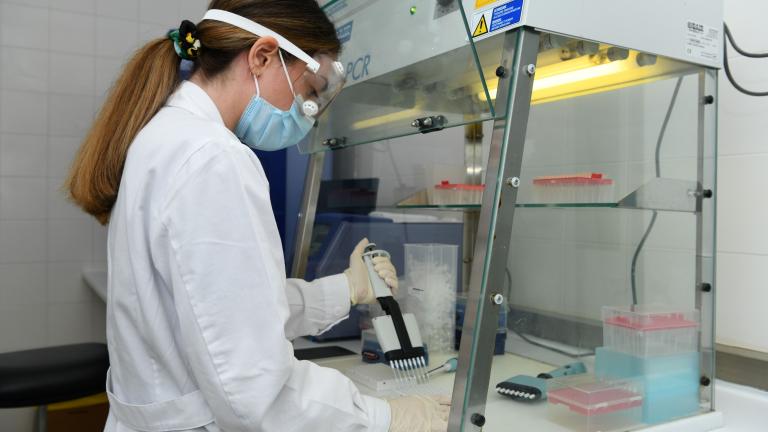 Δωρεά του Ομίλου ΕΛΠΕ 2 ακόμα υπερσύγχρονων μοριακών αναλυτών για άμεση έκδοση αποτελεσμάτων για κορονοίό