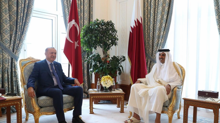 Ο Ερντογάν ζήτησε νέα χρηματοδότηση από το Κατάρ για στρατιωτικές επεμβάσεις