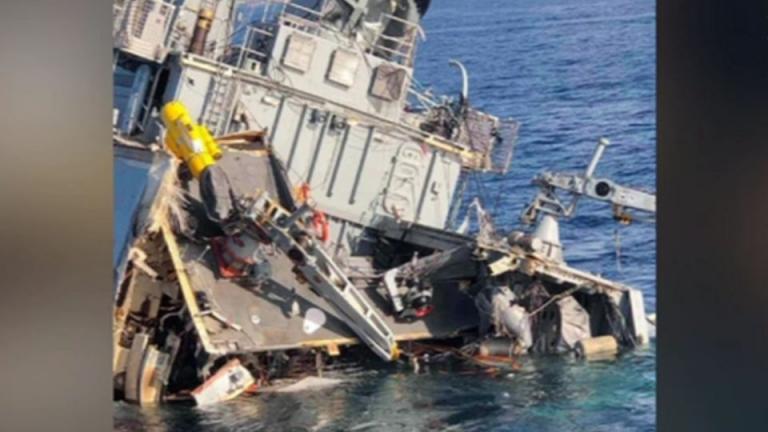 Ναρκοθηρευτικό του Πολεμικού Ναυτικού συγκρούστηκε με μεγάλο εμπορικό πλοίο και βυθίζεται