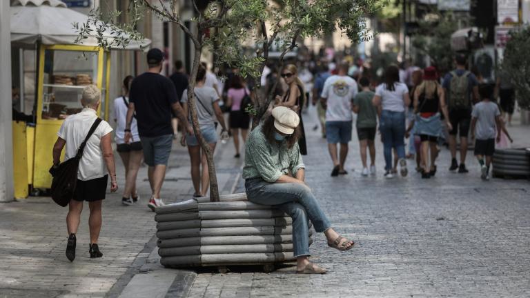 Κορονοϊός: Εφιαλτική πρόβλεψη επιστημόνων για 2.000 κρούσματα την ημέρα