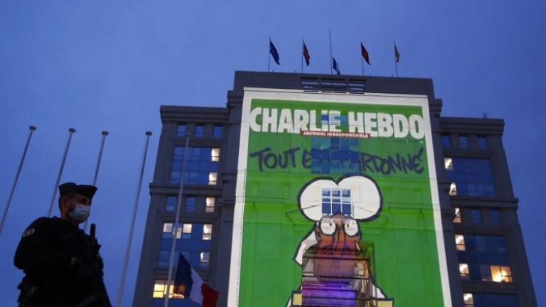 Σκίτσα του Charlie Hebdo θα φωτίζουν κυβερνητικά κτήρια
