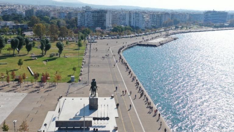 Θεσσαλονίκη: Τεράστια ουρά για τα rapid test στη νέα παραλία