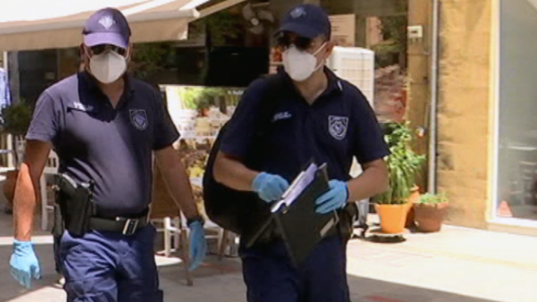 ΕΛΑΣ: Τρεις συλλήψεις και πρόστιμα για παραβίαση περιοριστικών μέτρων και μη χρήση μάσκας
