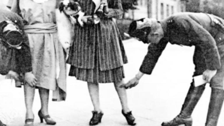 Σαν σήμερα 30 Νοεμβρίου 1925 ο δικτάτορας Θ. Πάγκαλος απαγορεύει στις γυναίκες να φοράνε κοντά φουστάνια 