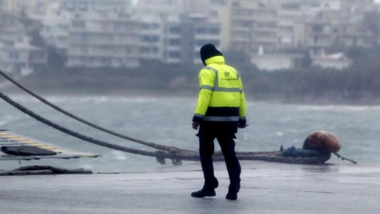 Προβλήματα στην ακτοπλοΐα λόγω κακοκαιρίας - Ακυρώσεις δρομολογίων και κλειστά πορθμεία