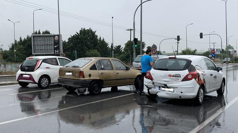 Καραμπόλα 11 αυτοκινήτων στη Θεσσαλονίκη