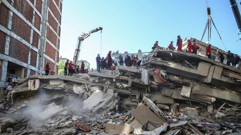 Τουρκία: Στους 114 οι νεκροί από τον σεισμό της Παρασκευής