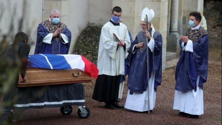 «Αντίο» στον Βαλερί Ζισκάρ ντ' Εστέν σε στενό οικογενειακό κύκλο