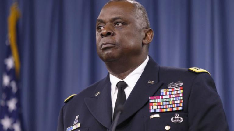 Ο αφροαμερικανός απόστρατος στρατηγός Λόιντ Όστιν υπουργός Άμυνας στην κυβέρνηση Μπάιντεν