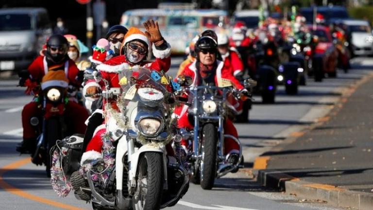 Χριστούγεννα 2020: Μοτοσικλετιστές ντυμένοι Άγιοι Βασίληδες κατά της παιδικής κακοποίησης