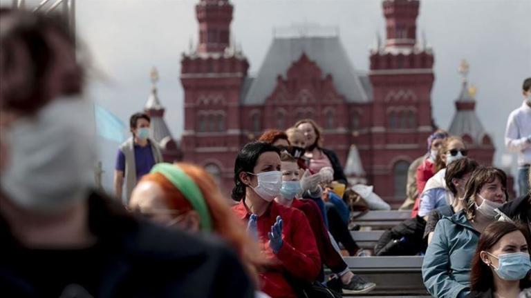 Ρωσία: Αριθμός ρεκόρ 589 θανάτων και 25.345 νέα κρούσματα σε ένα 24ωρο