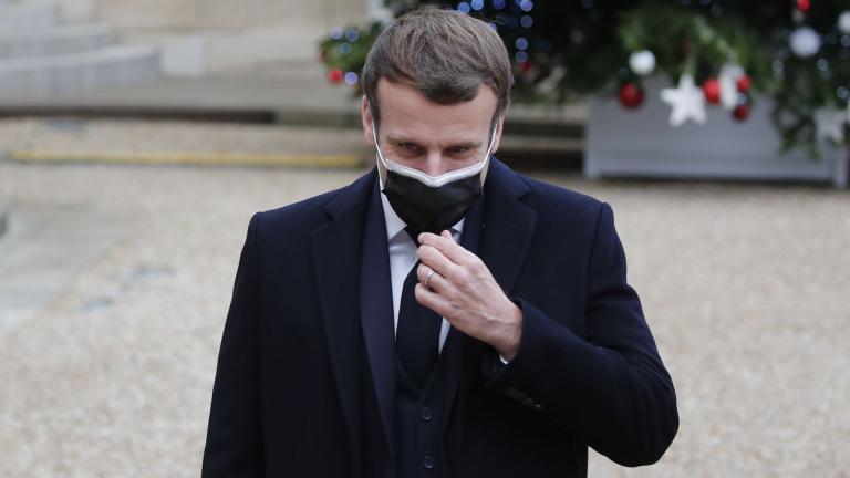 Θετικός στον κορονοϊό ο Μακρόν