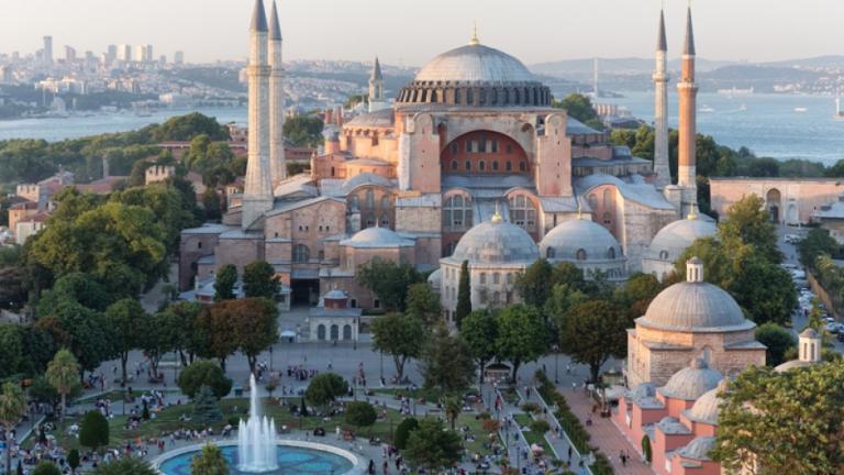 Η Ευρωπαϊκή Επιτροπή αποφεύγει να καταδικάσει την απαράδεκτη απόφαση μετατροπής της Αγίας Σοφίας σε τζαμί