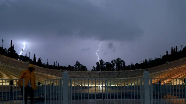 Νέα κακοκαιρία με ισχυρές βροχές και καταιγίδες το τριήμερο