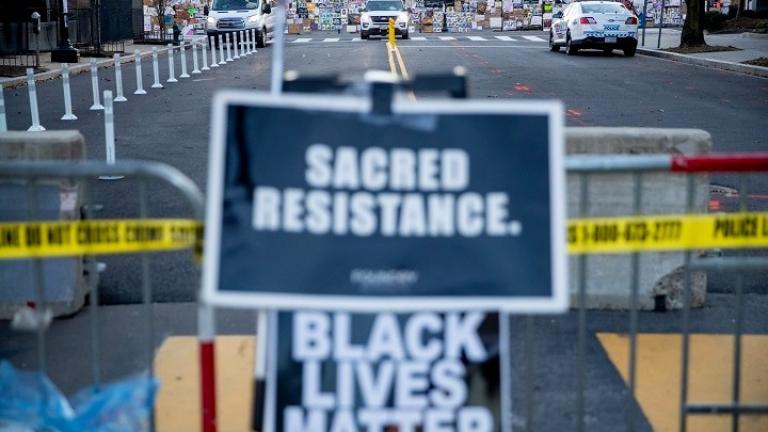 Αυτοκίνητο έπεσε πάνω σε συμμετέχοντες σε διαδήλωση του κινήματος Black Lives Matter στη Νέα Υόρκη, πολλοί τραυματίες