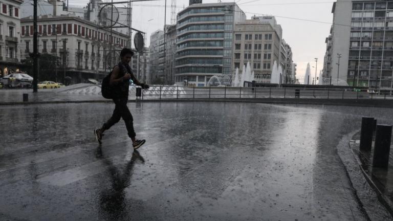 Καιρός (05/12): Βροχές και καταιγίδες 