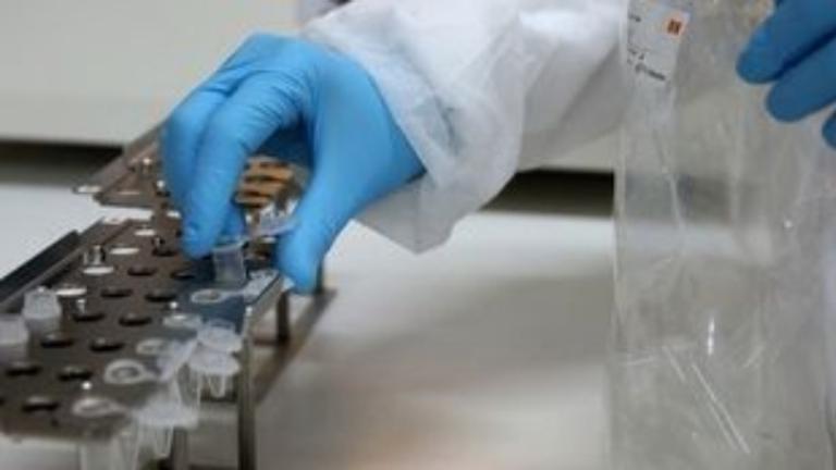 ΗΠΑ: Νοσηλευτής βρέθηκε θετικός στον κορονοϊό μια εβδομάδα αφού έκανε την 1η δόση του εμβολίου