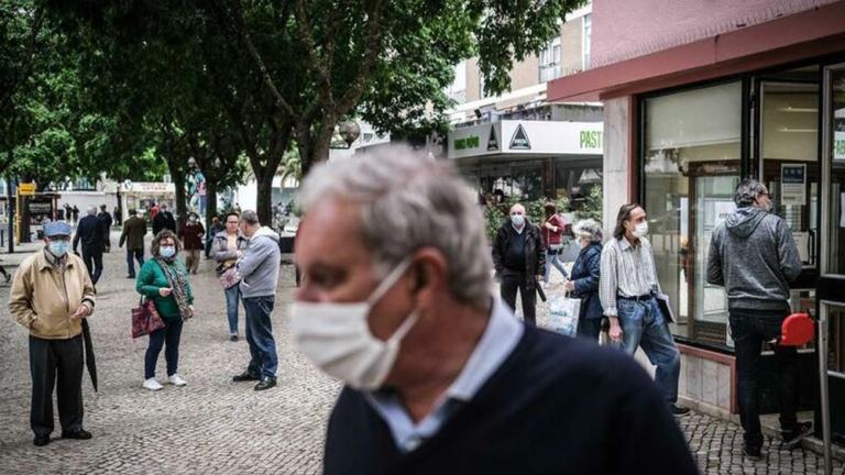 Κορονοϊός: Η Πορτογαλία χαλαρώνει τα μέτρα την περίοδο των Χριστουγέννων