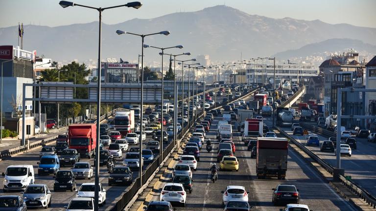 Σοκαριστικό τροχαίο στον Κηφισό - τεράστιο μποτιλιάρισμα - Δείτε live την κίνηση