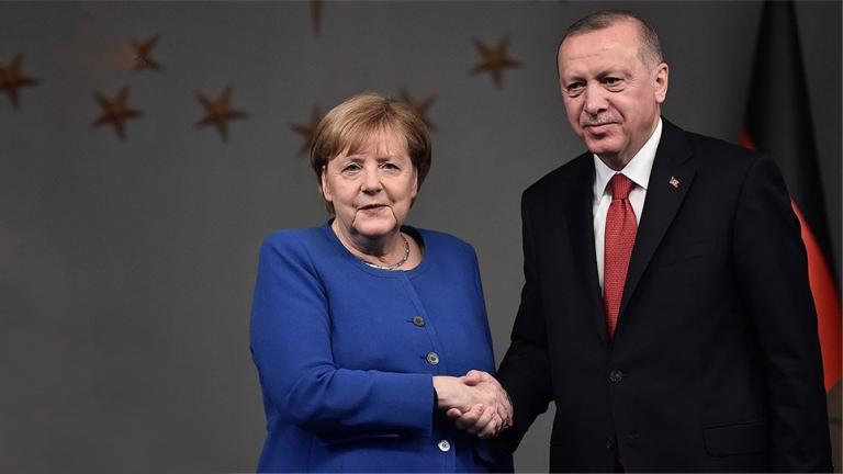 Επικοινωνία με την Άνγκελα Μέρκελ είχε το βράδυ της Παρασκευής ο Τούρκος πρόεδρος - Ο Ερντογάν κατηγόρησε εκ νέου την Ελλάδα ότι αποφεύγει το διάλογο