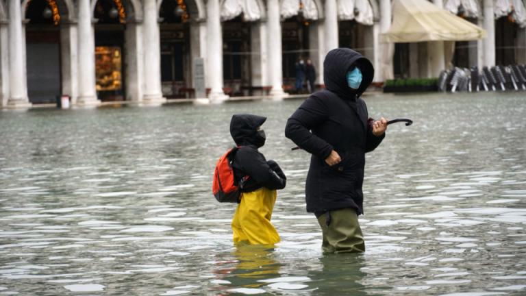 Πλημμύρισε η Βενετία... - «Αιφνιδιάστηκε» το σύστημα φραγμάτων (ΒΙΝΤΕΟ)
