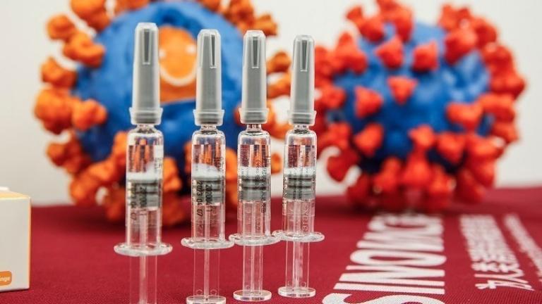 Μ. Πάγκαλος: Στο 70% η αποτελεσματικότητα των δύο δόσεων του εμβολίου της AstraZeneca -  Απαντά σε όσους διστάζουν να εμβολιαστούν