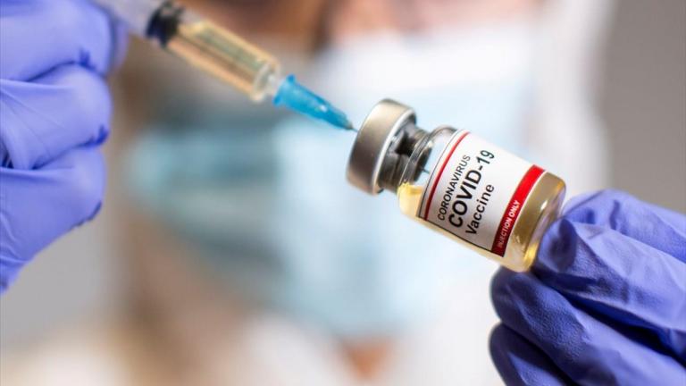 Οργή για τις καθυστερήσεις των εμβολίων 