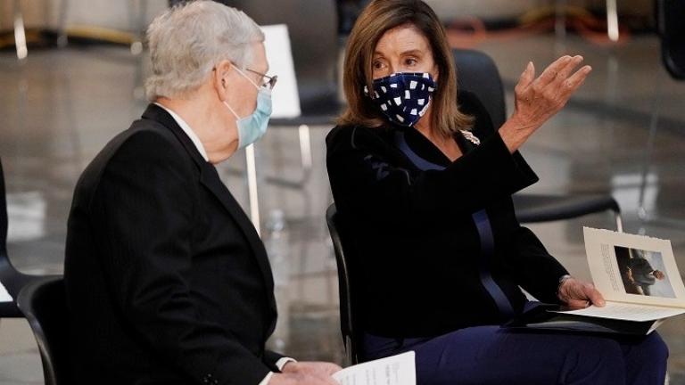 ΗΠΑ: Επιθέσεις στα σπίτια του Μιτς ΜακΚόνελ και της Νάνσι Πελόσι