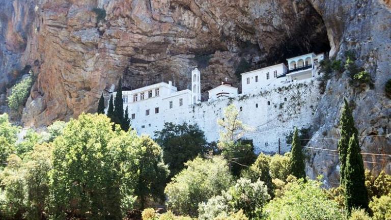 Μονή Αγίου Νικολάου Σίτζας: Το μοναστήρι που νομίζεις ότι κάποιο θεϊκό χέρι το έχει κτίσει στη κοιλιά των βράχων