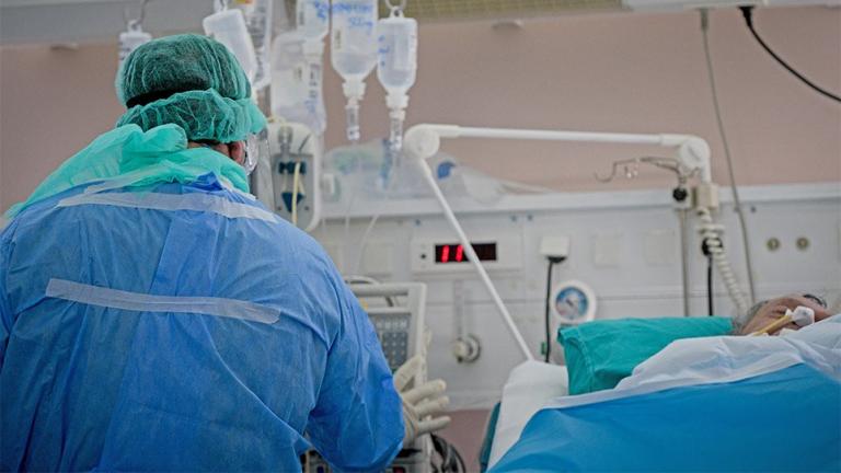 Π. Αρκουμανέας: «Προετοιμαζόμαστε για το τρίτο κύμα» - Θα αντέξουν ΕΣΥ και Οικονομία;